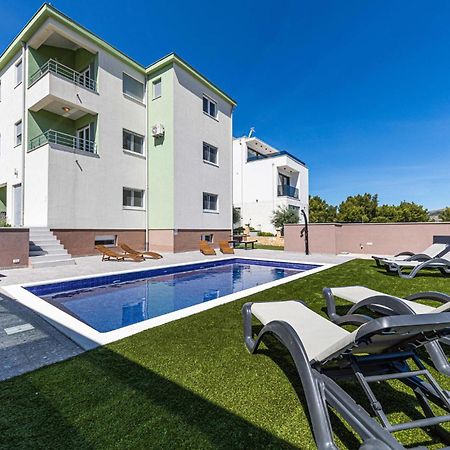Amazing Apartment In Saldun With Wifi Trogir Buitenkant foto
