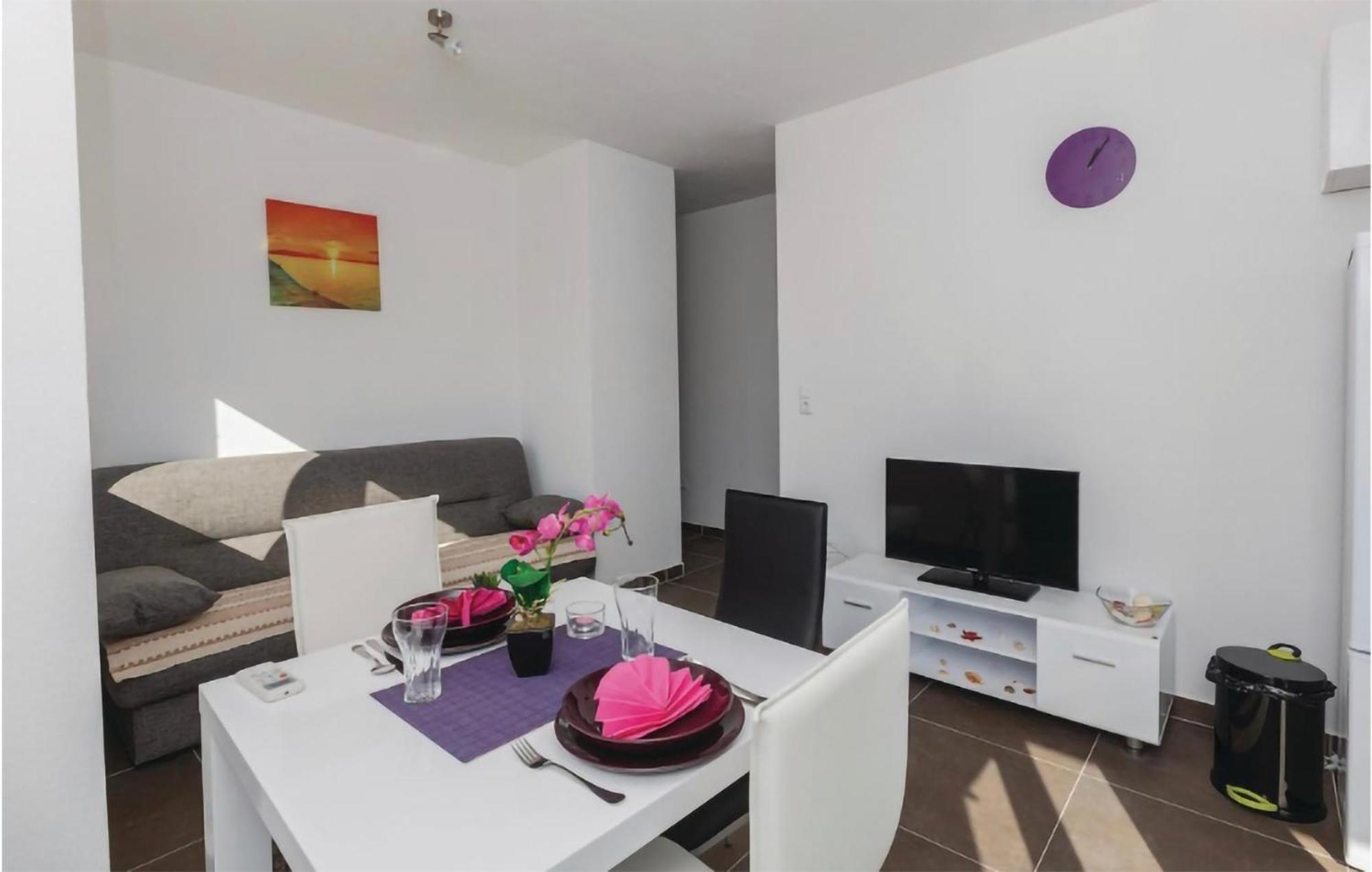 Amazing Apartment In Saldun With Wifi Trogir Buitenkant foto