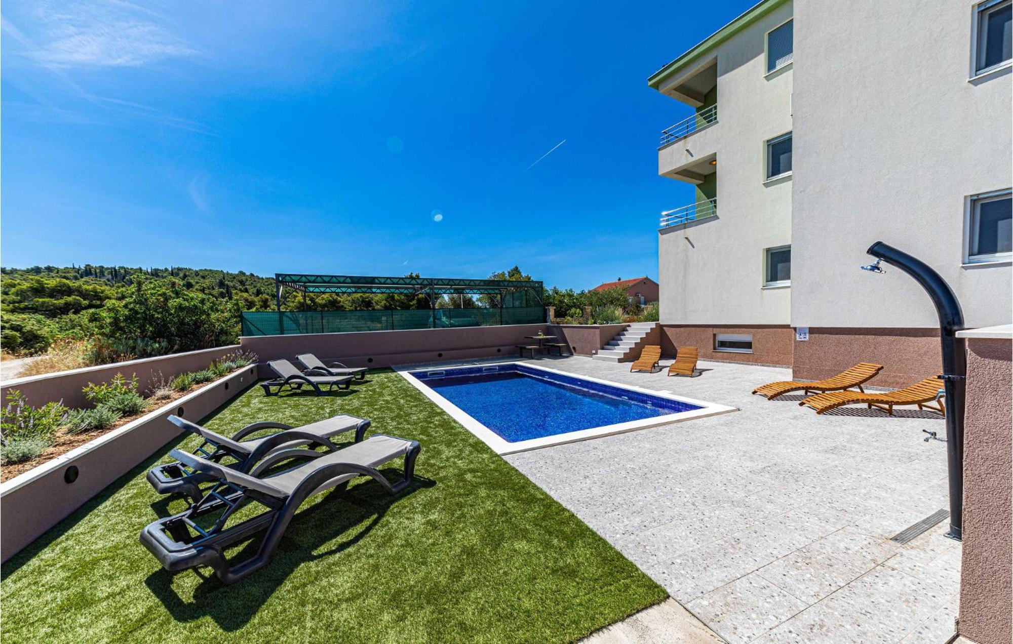 Amazing Apartment In Saldun With Wifi Trogir Buitenkant foto