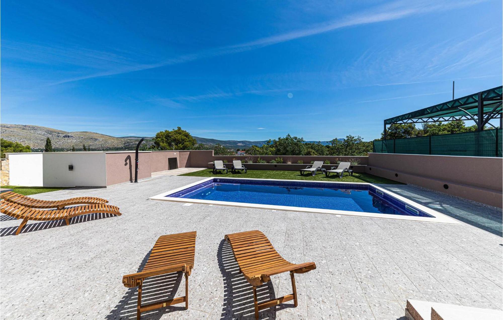 Amazing Apartment In Saldun With Wifi Trogir Buitenkant foto