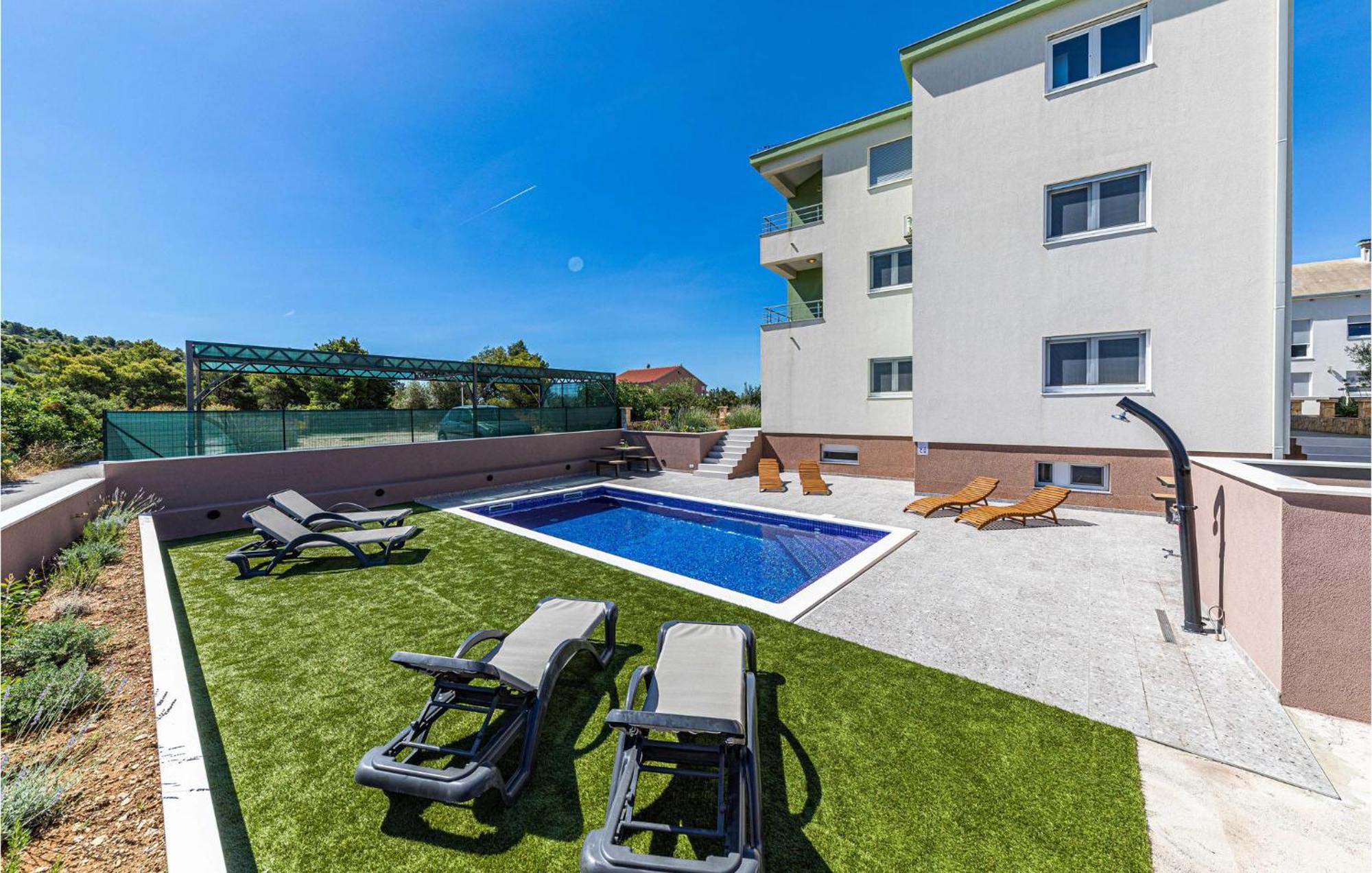 Amazing Apartment In Saldun With Wifi Trogir Buitenkant foto