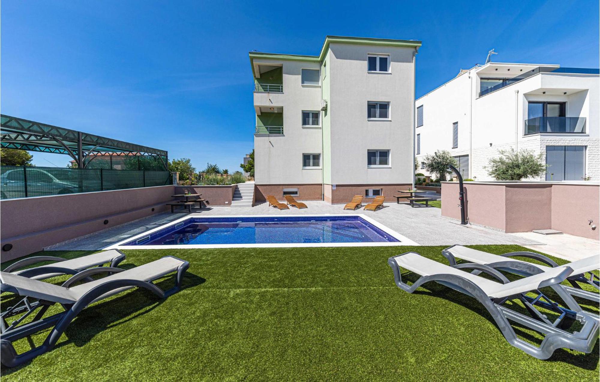Amazing Apartment In Saldun With Wifi Trogir Buitenkant foto