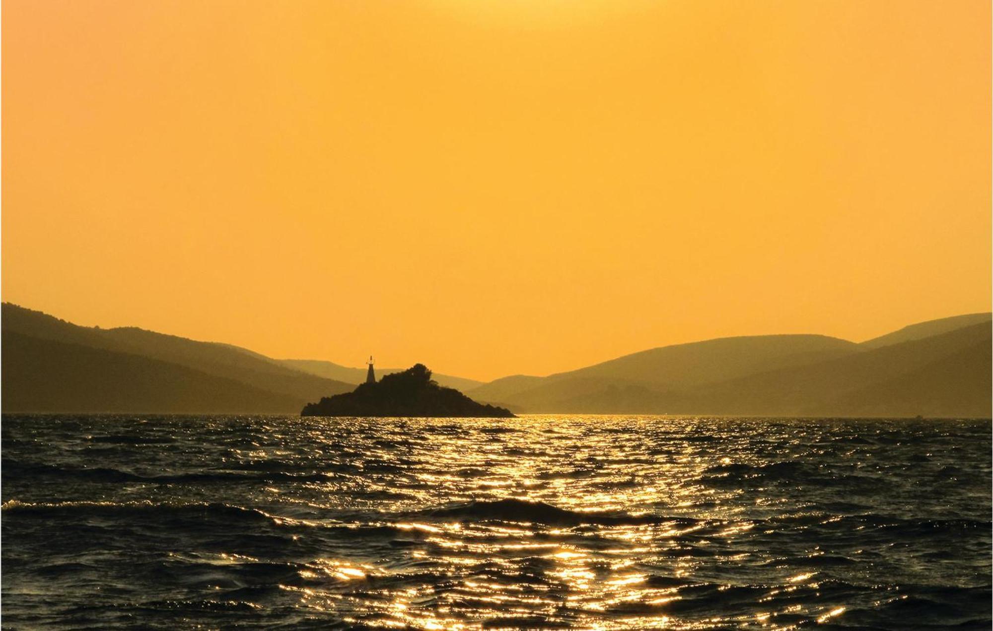 Amazing Apartment In Saldun With Wifi Trogir Buitenkant foto