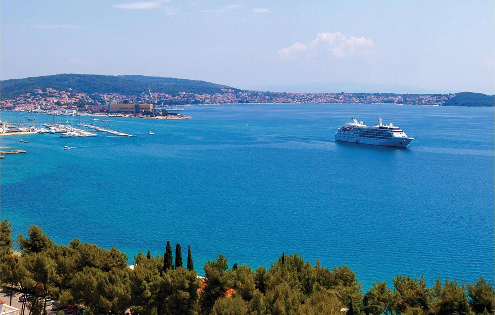Amazing Apartment In Saldun With Wifi Trogir Buitenkant foto
